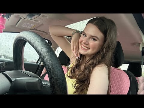 ASMR car tapping (+ rain sounds) 🚗🌧️💧
