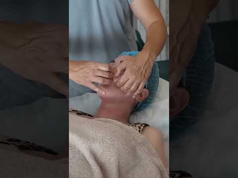 El masaje de rostro con los movimientos más rápidos 😳 #massage #skincare #relax #facial