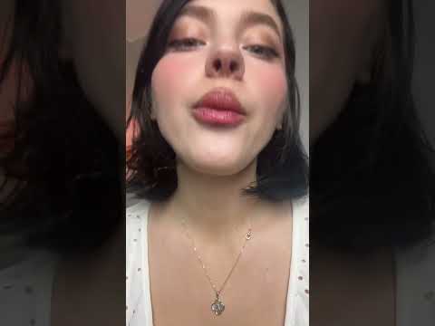 Clean your screen with mouth sounds #asmrsounds #asmrtriggers #asmr