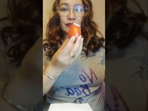 ONE TIME BITE TOMATO #mukbang #shortsfeed #tomato #food #foodie #everyone
