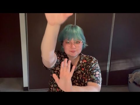 Mesmerizing hand movements + dancing 