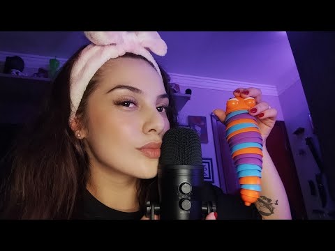 ASMR EM QUAL OUVIDO VOCÊ SENTE + ARREPIOS?