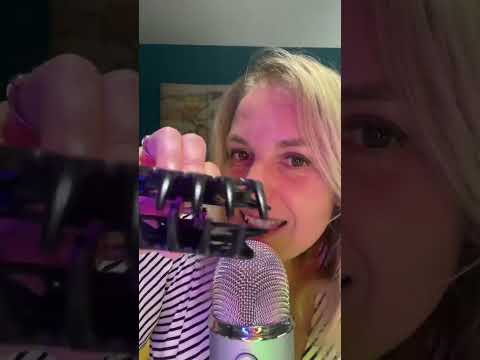 ASMR FR / Visuel avec pince à cheveux et bruits de bouche #asmrfr #shortsasmr #asmr