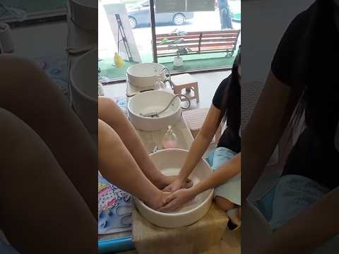 😯 Así consintieron mis pies en #Tailandia 🦶🏻✨ #asmr #relax #masajethai #shorts #feetcare
