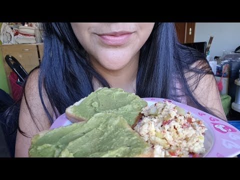 ASMR Desayunando contigo tostadas y Huevos revueltos