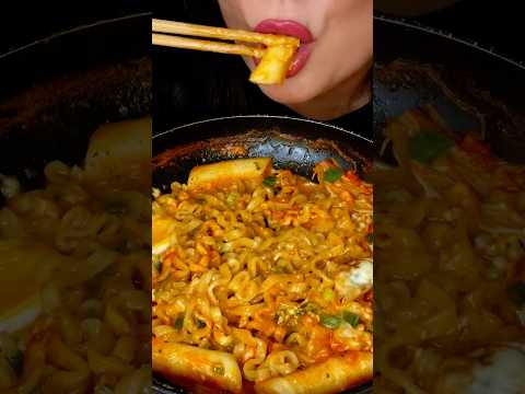 Korean Rice Cakes & Noodles #asmr #korea #ricecake