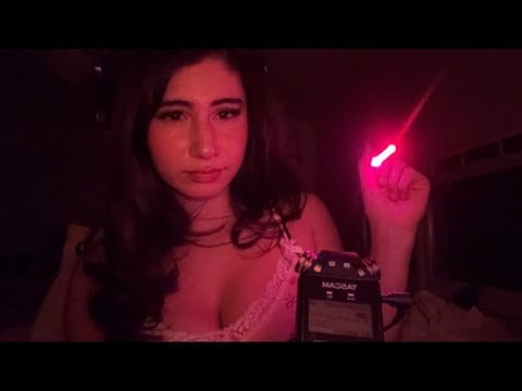 ASMR ~ First time trying light triggers ( Low key sucks but i tried )￼