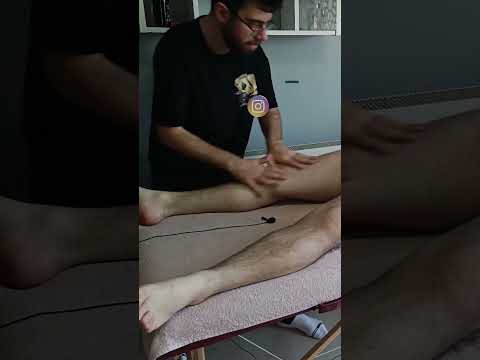 THE MOST RELAXING SPORTS MASSAGE FOR THE FRONT OF THE LEGS #satisfying #relaxing #asmr #shorts