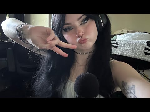 20 minutes tapping+whispering | asmr |🩷