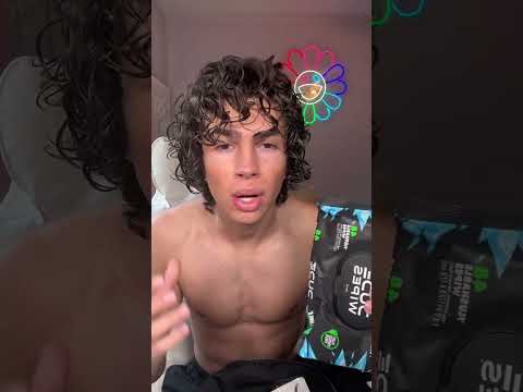 Super Straight Guy what’s inside my bag🧔🏻 #asmr #looksmaxxing #bag #asmrsounds