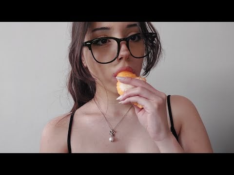 asmr chewing - sucking squishy (tingly mouth & tongue sounds)