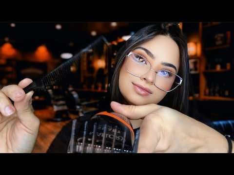 ASMR :A FILHA DO BARBEIRO 💈 FAZ SEU CORTE DE CABELO/BARBA E SOBRANCELHA!
