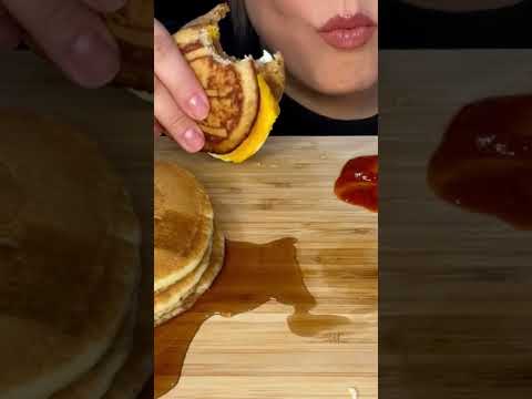 McDonald’s McGriddle Breakfast Sandwich 😋#asmreating #shorts #youtubers #eatingsounds #mcdonalds