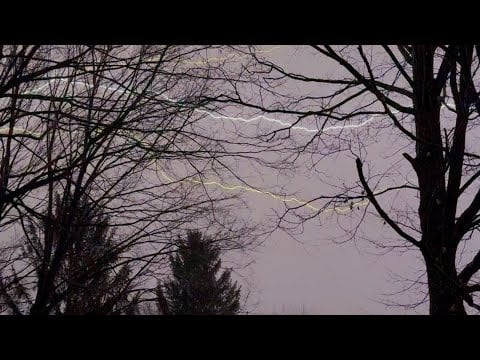 Take a quick 5 minute rest with a thunderstorm! 🌩️ (rain asmr)