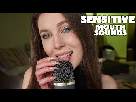 ASMR | Kisses, Wet Mouth Sounds, Soft Hand Movements