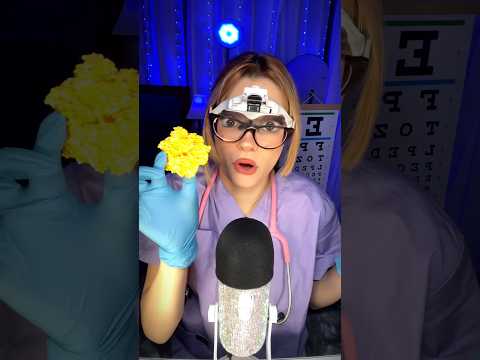 IL Y A QUELQUE CHOSE DANS TES OREILLES ASMR 👂🤢#shorts #asmrforsleep #shortsviral #shortsfeed #asmr