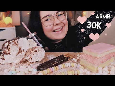 ASMR FIRA 30k MED MIG! (Äter Mousse Cake, Maräng, Pocky, Halsband)