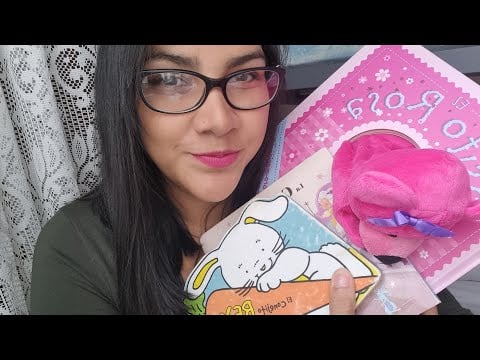 ASMR masticando chicle mientras te muestro los libros de mi bebe
