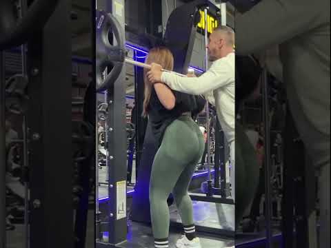 Controlando el Movimiento en la Máquina Smith 💪 #shorts