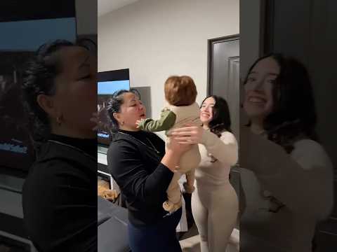 MI SUEGRA CONOCE A MI BEBÉ REBORN POR PRIMERA VEZ