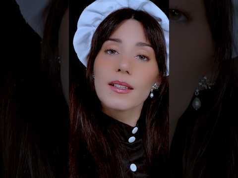 ASMR 🤍 SIRVIENTA DE LUJO 💎 Te peino ✨Roleplay✨ #shorts #short #asmr