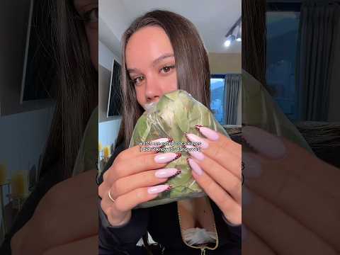 Im in Peru! 🇵🇪🍃The coca leaf today it still helps travelers adapt to high altitudes #fake #eating