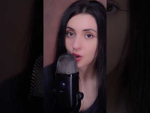 A dormir😴 #asmr #asmrsounds #asmrvideo #mouthsounds #relax #shorts #satisfyingvideo