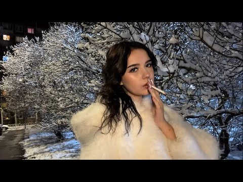 ASMR Курю сигарету Зимой ❄️ ВаЙбово 🚬 girl smoking cigarette