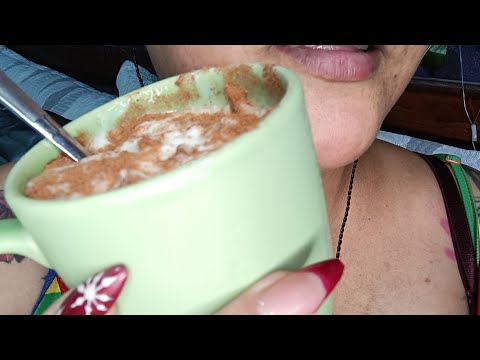 ASMR Comiendo arroz con leche y canela 