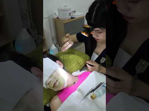 Masaje tailandés con lavado de oídos 😳😱 #asmr #masajethai #shorts #massage #thaimassage