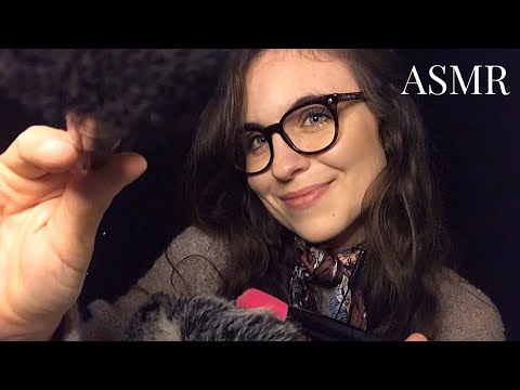 ASMR FRANCAIS 🌙 - Face brushing + mic brushing (fluffy mic) 😴