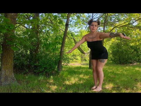 asmr- tapping & scratching outside 💖 nature sounds & triggers 💖