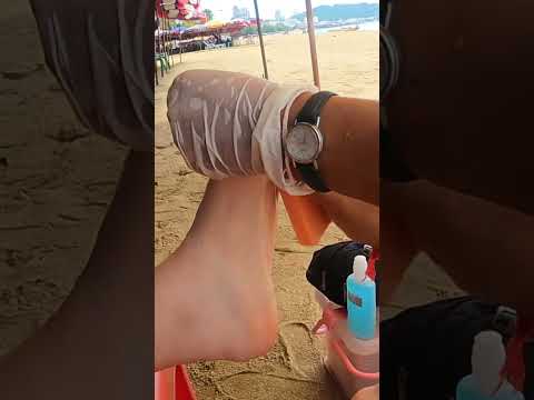 ASMR - Exfoliación de pies en playa de Tailandia