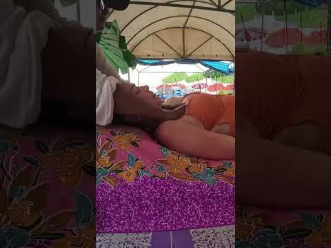 Aceitoso masaje al estilo tailandés 🇹🇭 #relax #massage #beach #thaimassage #short