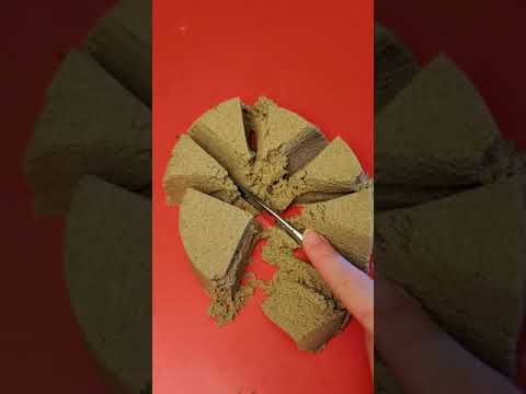 Satisfying crunchy kinetic sand ASMR 😵 NO TALKING | ASMR #Shorts