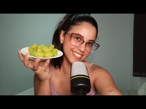 SUSSURRANDO, COMENDO UVAS E MAIS | ASMR caseiro para relaxar e dormir