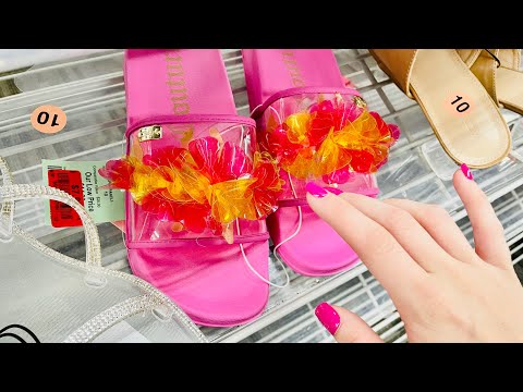 ASMR! ( PUBLIC) Tapping And Scratching In A Store! 🧚🏻