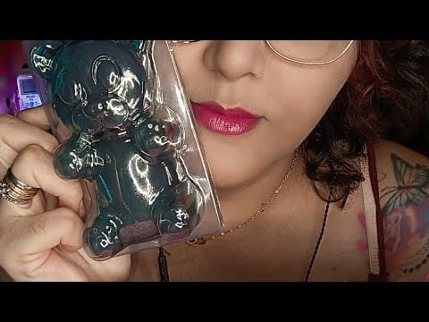 ASMR comiendo Oso de gomita gigante sabor mora azul 