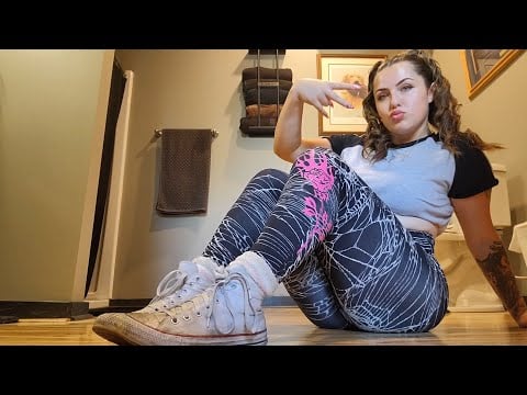 asmr- legging scratching w/ floor tapping & shoe sounds 💖 
