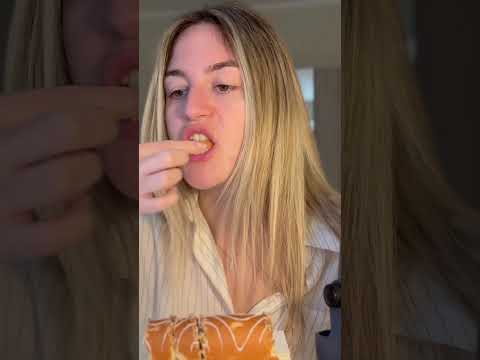 EATING CAKE NO TALKING (muckbang asmr ita) #asmrvideo #food #muckbang #estingsound