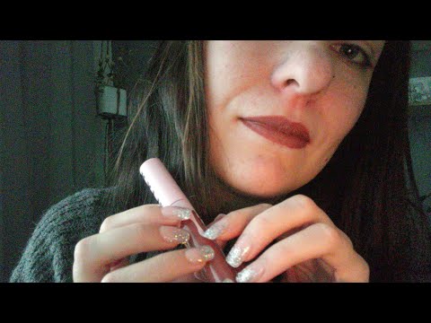 ASMR- Up-close whisper ramble and light tapping 🤗