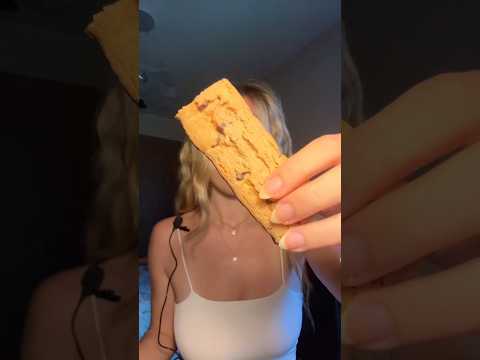 ASMR - EATING COOKIE