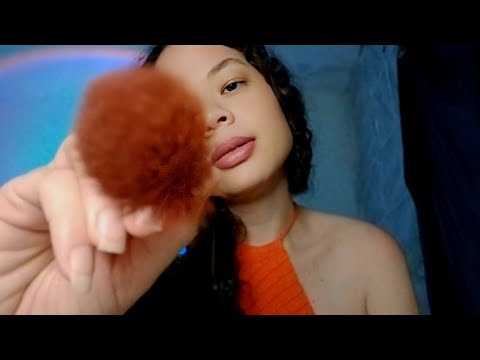 ASMR | maquiando você 💕 atenção pessoal e sussurros 💤