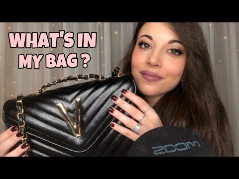 RILASSATI CURIOSANDO NELLA MIA BORSA 💖 What's In My Bag - Asmr Ita