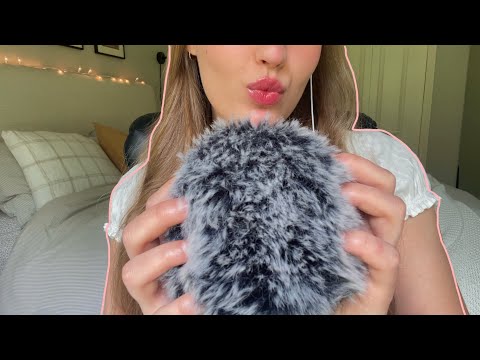 ASMR | Wet M0uth Sounds + Fluffy Mic Scratching, Kisses & Repeating Trigger Words | Gilberto CV