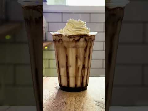 Make An Iced Chocolate With Me At Work! ❄️🍫 #asmr #relax #relaxing #barista #work #fun #yummy