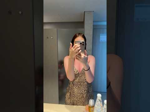 ASMR HOTEL (il est aux toilettes derrière fais pas attention) #asmr
