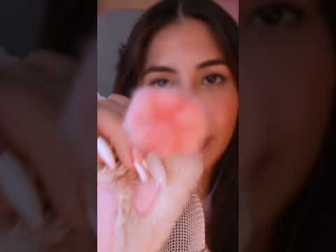 Gatito ronroneando mientras te cepillo😽 #asmr #shorts