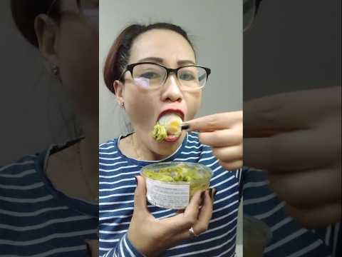 Eating boiled egg with spicy guacamole #everyone #mukbang #shortsfeed #onebite #eatingchallenge
