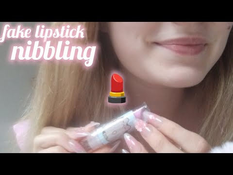 20 minutes of PURE LIPSTICK NIBBLING [putting on lipstick wrong]